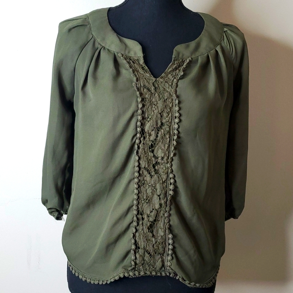 My Michelle. Green Crochet Lace  Embroidery casual fall winter top extra small.